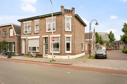 Veenweg 80 te koop bij Mercurius Makelaars