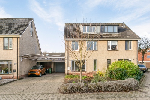 Kamperfoelie 50 te koop bij Mercurius Makelaars