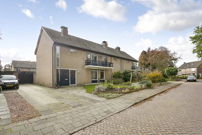 Bathmen Burg. Jhr Dr A. Boreellaan 18 – Hoofdfoto