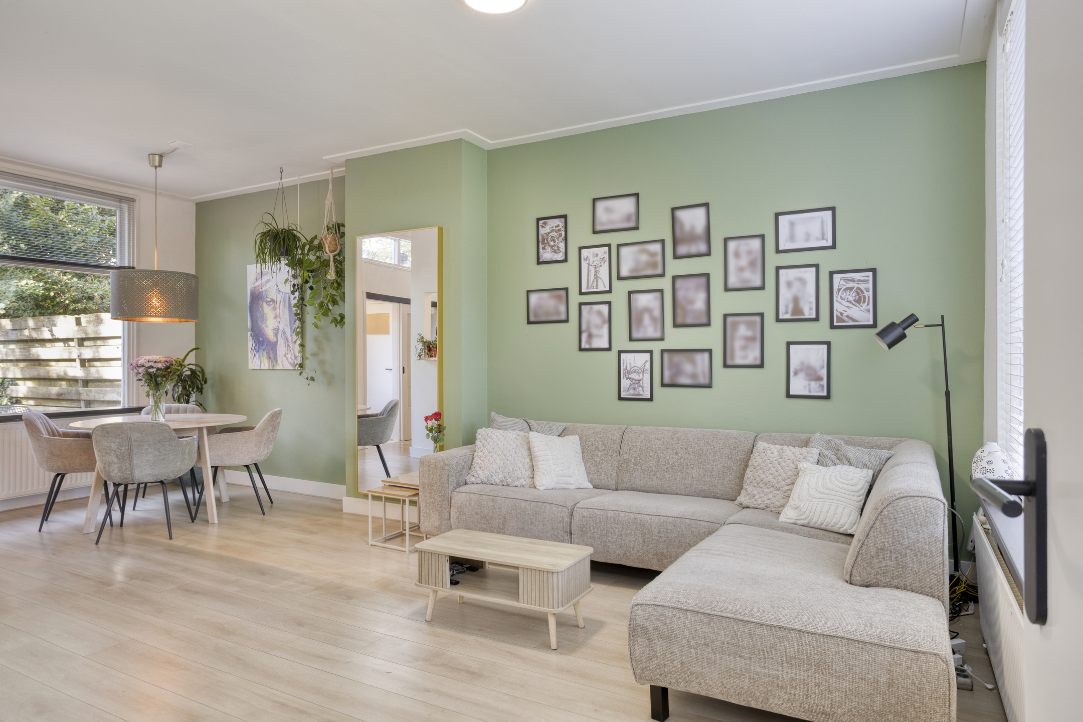 Tussenwoning te koop: Diepenveenseweg 93, Deventer