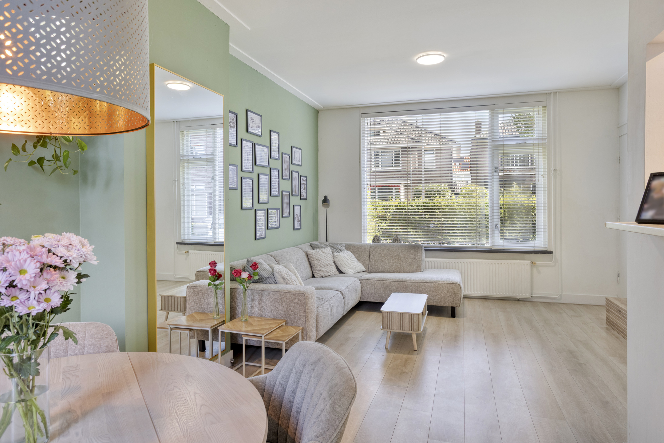 Tussenwoning te koop: Diepenveenseweg 93, Deventer