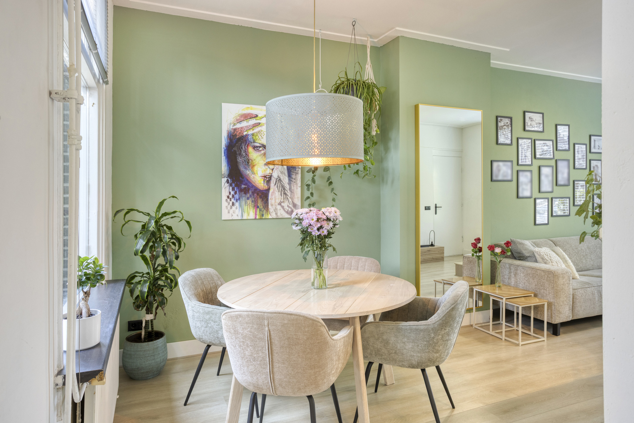 Tussenwoning te koop: Diepenveenseweg 93, Deventer