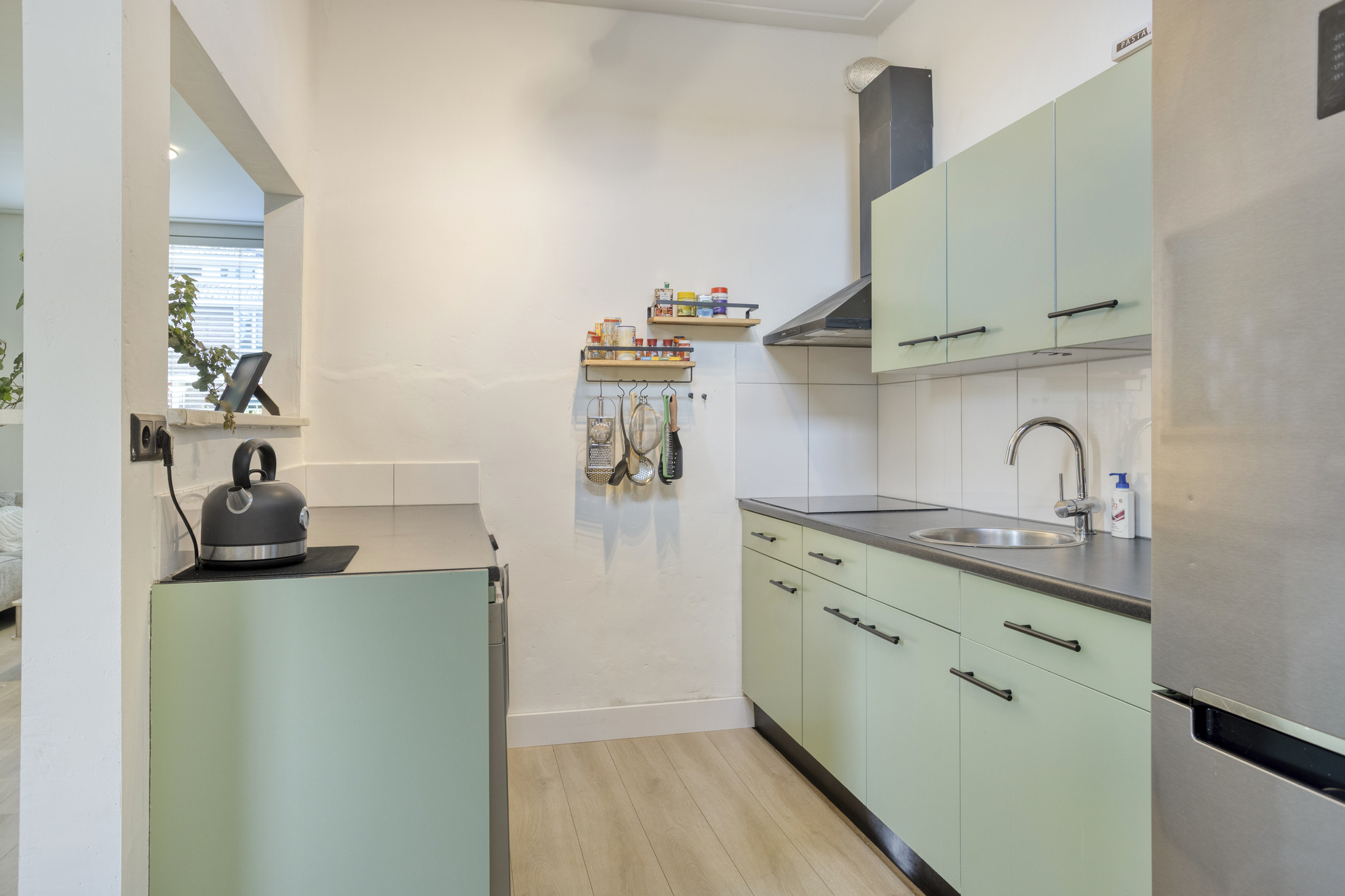 Tussenwoning te koop: Diepenveenseweg 93, Deventer