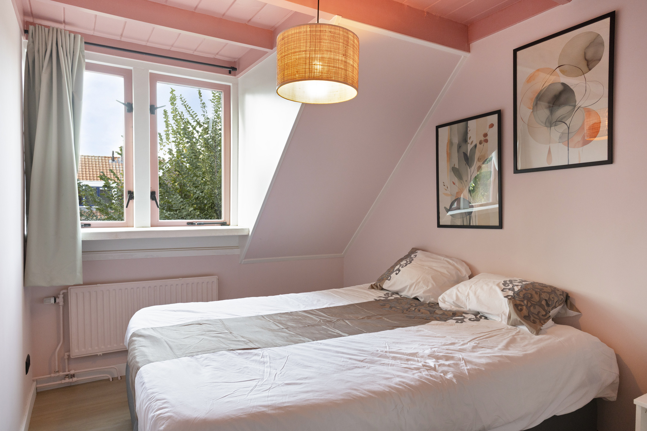 Tussenwoning te koop: Diepenveenseweg 93, Deventer